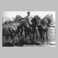 059-0194 Bei einem Bewegungsritt mit Pferden vom Gut im Jahre 1936.jpg